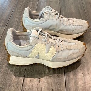 New Balance Women's fashion 327  in White and Cream size 9